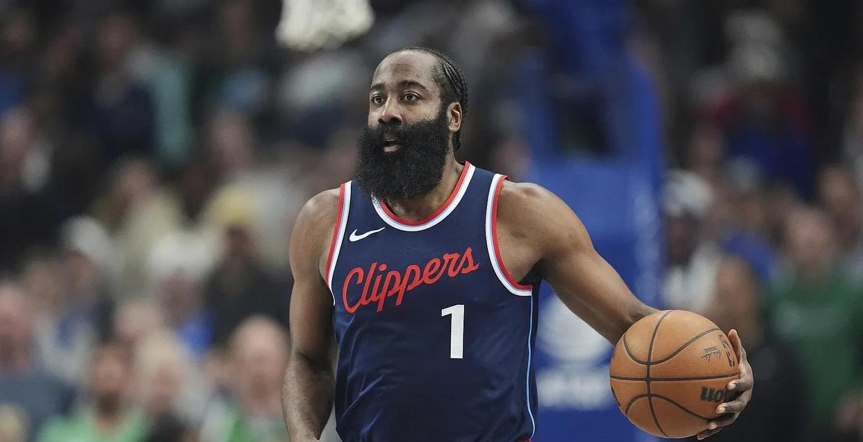 英雄联盟战争学院-关于纽约尼克斯迎英超关键赛；加时末段战术微调；震撼外界；年轻球员得到机会的信息